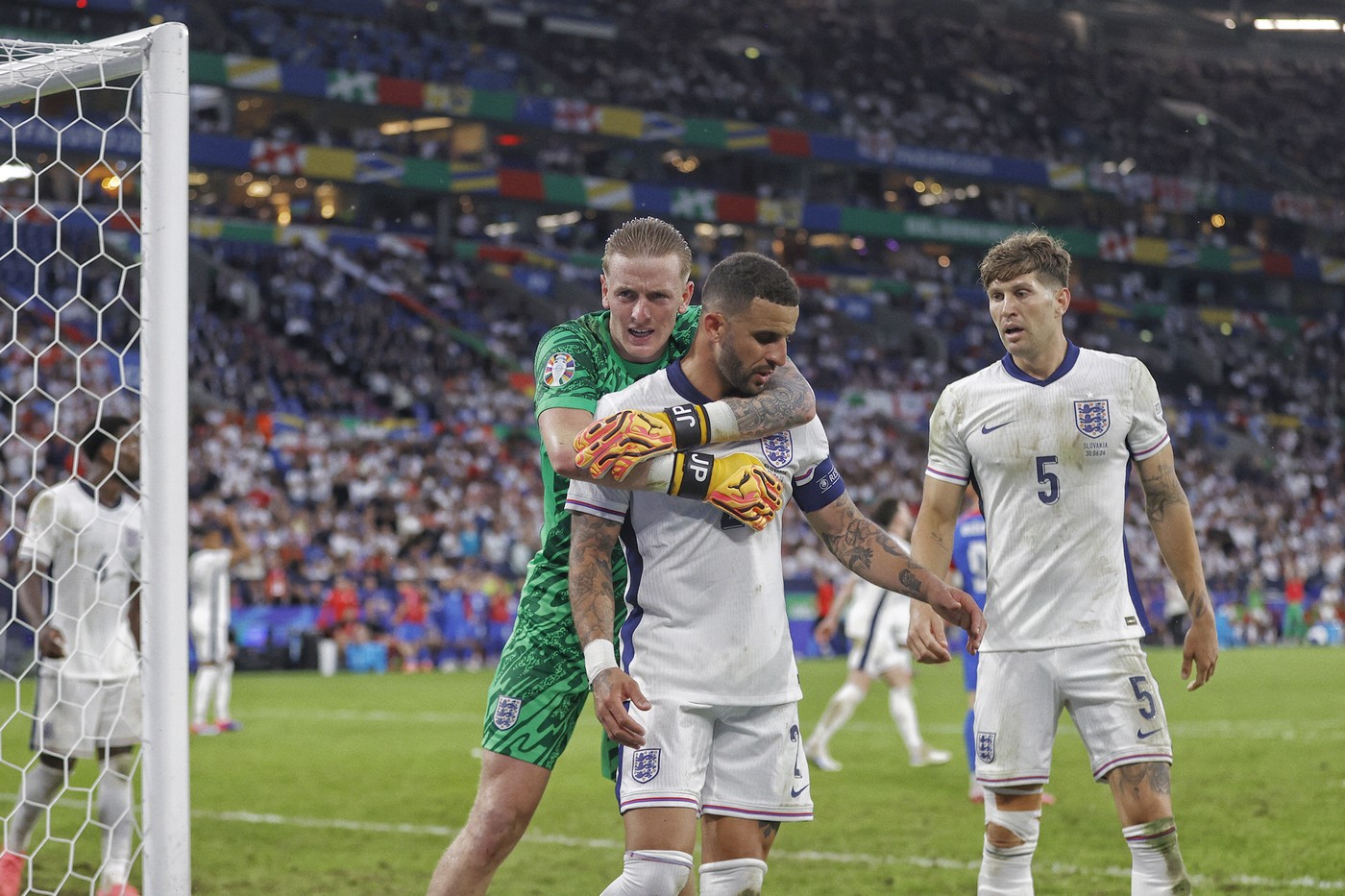 „Spuneți-mi, vă rog, că e Photoshop!”. Cea mai mare gafă defensivă din optimile EURO în Anglia – Slovacia 2-1, din partea unei vedete de la Manchester City