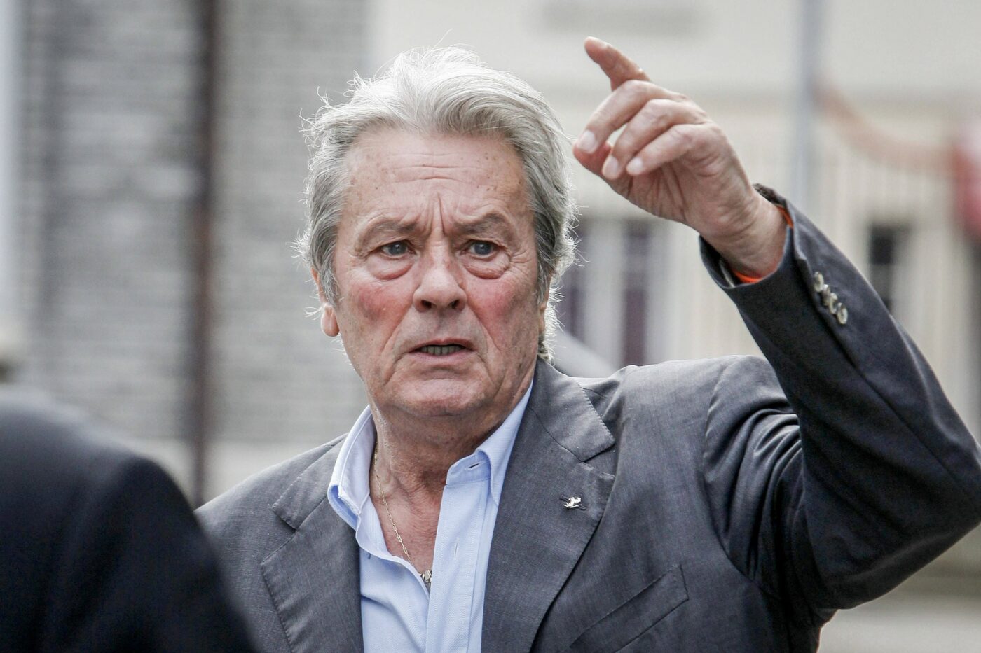 A murit actorul Alain Delon, la 88 de ani. A fost pasionat de Formula 1 și de box: a plătit o sumă colosală, din banii lui, pentru ca un meci anume să se poată disputa în ring!