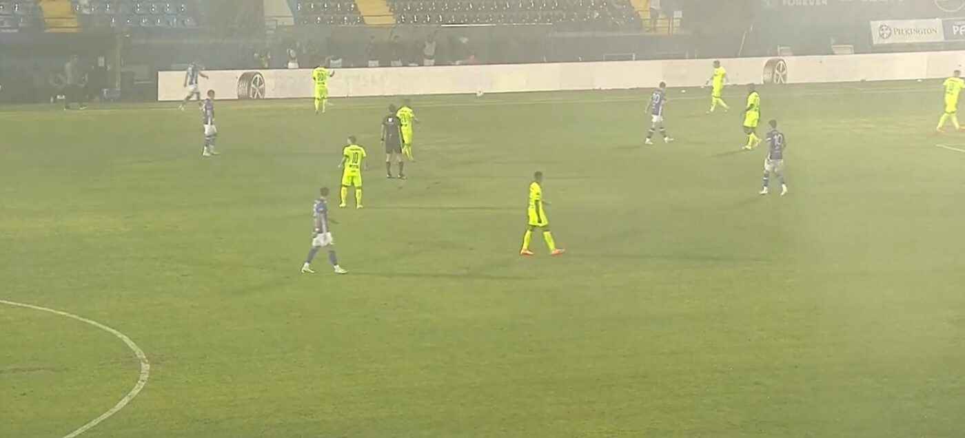 A picat nocturna, s-a „rupt” cerul! Meciul Farul Constanța – Poli Iași a fost întrerupt a doua oară din cauza ploii torențiale. Ce decizie a luat arbitrul Horia Mladinovici