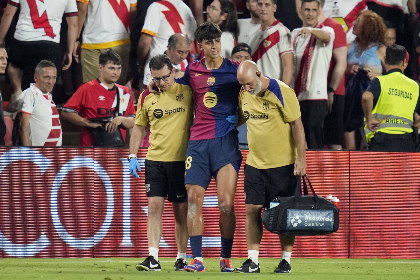 Accidentare șoc la FC Barcelona. Fenomenul de 17 ani Marc Bernal și-a rupt ligamentul încrucișat și ratează tot sezonul