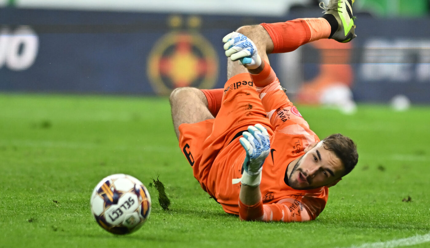 Asta ar fi o adevărată lovitură de teatru: unde ar putea juca în sezonul viitor portarul Răzvan Sava, transferat de Udinese de la CFR Cluj!