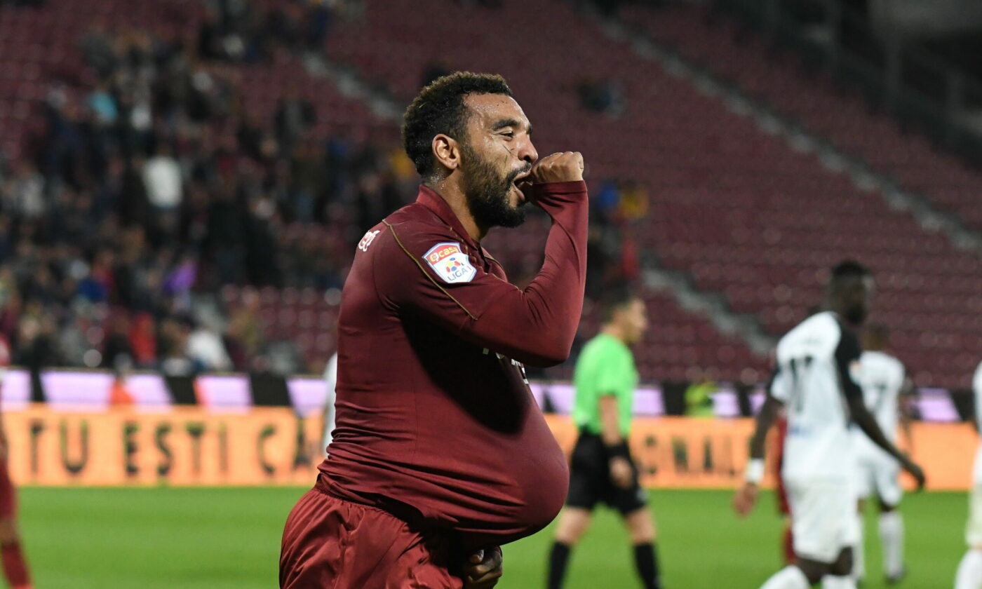 Billel Omrani a aterizat în România pentru a semna contractul cu echipa din Superliga: „Am încredere că poate redeveni acel golgheter de la CFR Cluj!”. Când poate debuta atacantul francez pentru noul club. EXCLUSIV