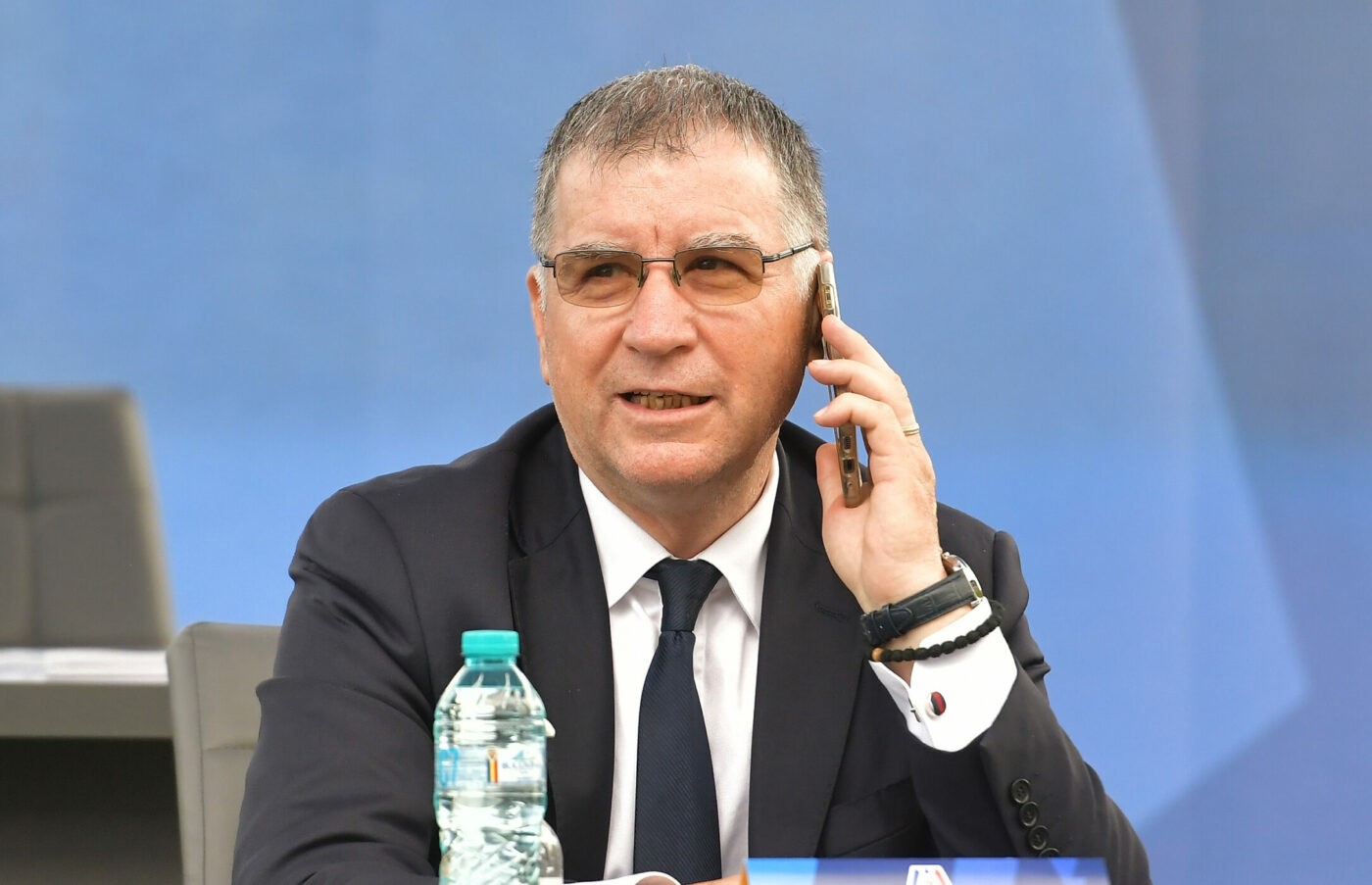 Bombă înainte de FCSB – Sparta Praga cu banii pe transferul lui Florinel Coman! Gigi Becali i-a dat ordin lui Vali Argăseală să fugă din sediul Poliției!