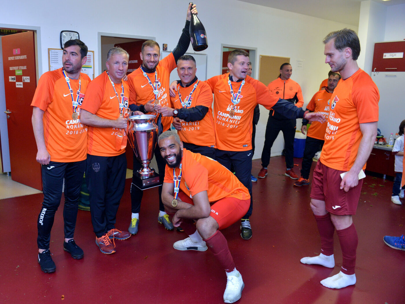 CFR Cluj i-a adus pe înlocuitor lui Karlo Muhar. Revenire surpriză în Gruia: a semnat fotbalistul dat afară de Gigi Becali și Dan Șucu! EXCLUSIV