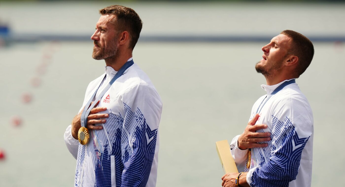 Campionii olimpici Andrei Cornea și Marian Enache au plâns în hohote la intonarea imnului României! Gestul în stilul Gheorghe Hagi cu care și-au arătat atașamentul față de tricolor