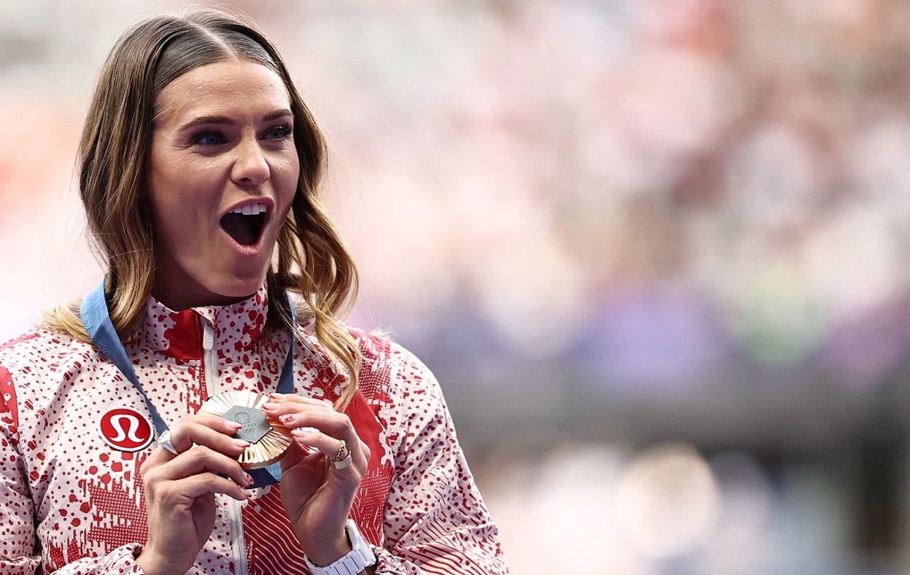 Ce i-au cerut să facă sportivei cu medalia câștigată la Jocurile Olimpice clienții de pe site-ul pentru adulți de unde tânăra ia bani pentru imaginile pe care le postează!
