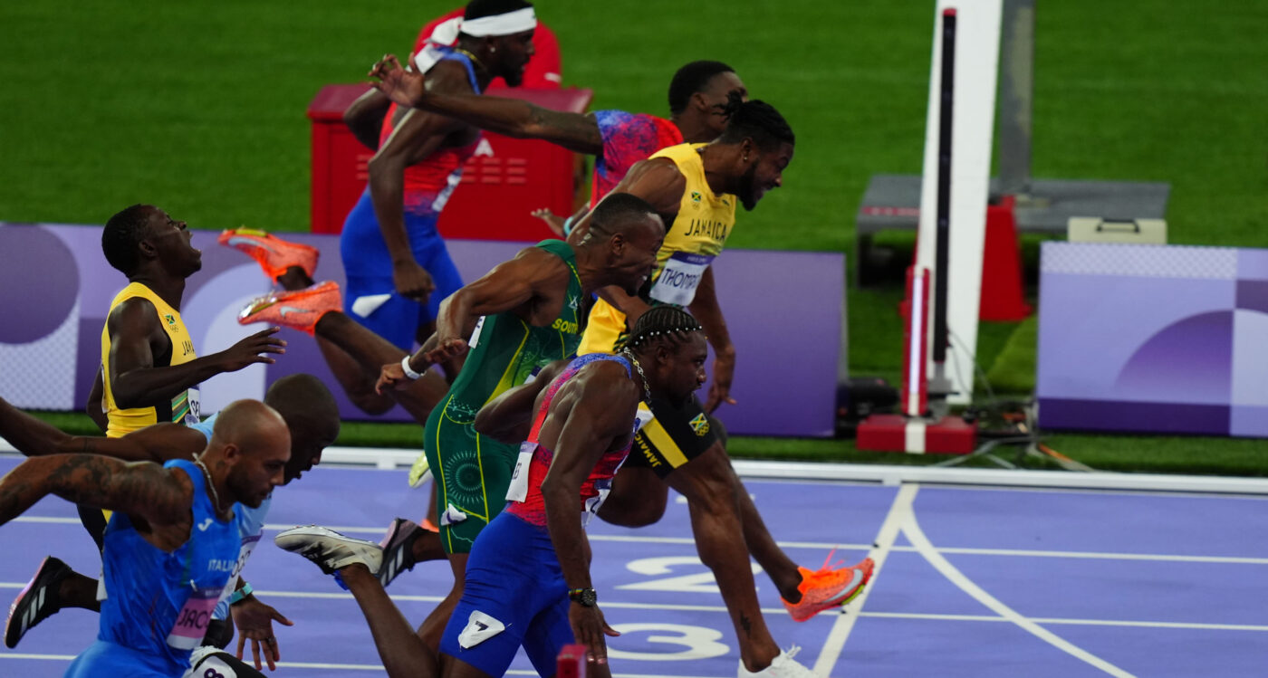 Cel mai rapid om din lume a luat medalia de aur la Jocurile Olimpice pentru 5 miimi de secundă! A fost nevoie de „VAR”-ul de la fotofinish pentru a stabili campionul olimpic la 100 metri