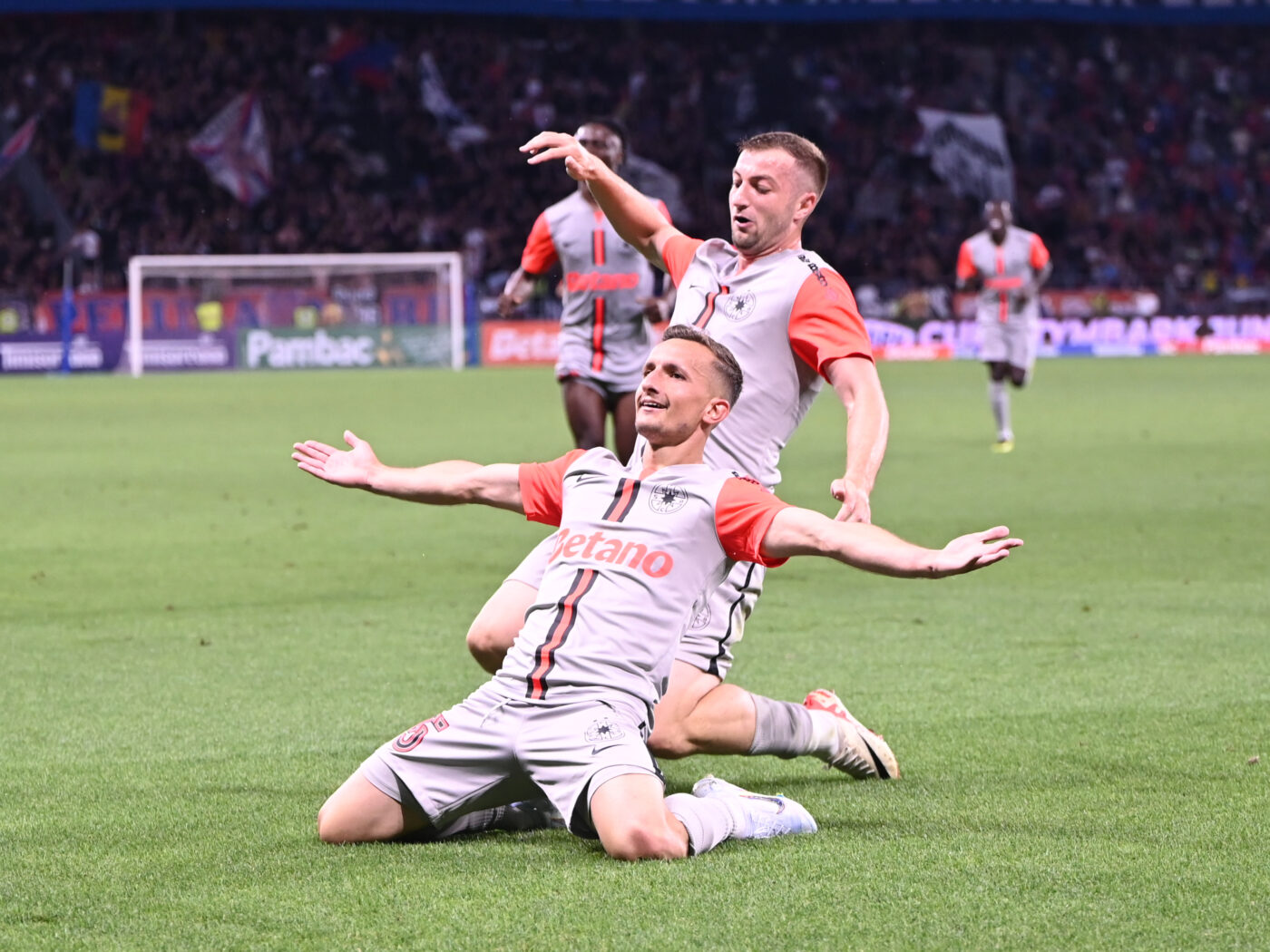 Cel mai scump transfer al verii la FCSB a fost făcut praf de Gigi Becali chiar de ziua lui, dar a primit un mesaj de susținere din partea iubitei lui!