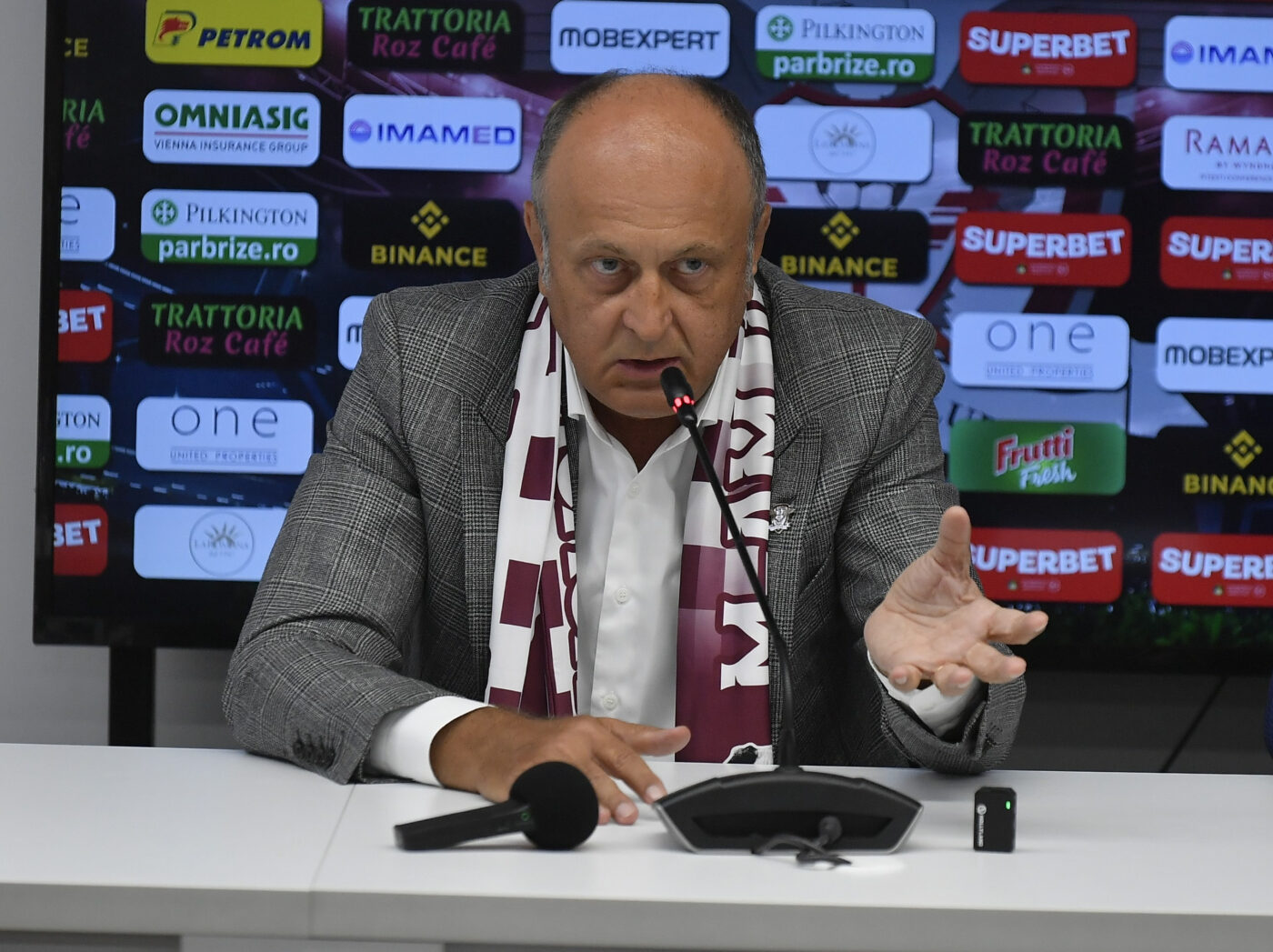 Cele două „bisericuțe” care îl influențează pe Dan Șucu! A dezvăluit taberele care au un cuvânt de spus la deciziile patronului: „Viorel Moldovan e doar de imagine”. EXCLUSIV