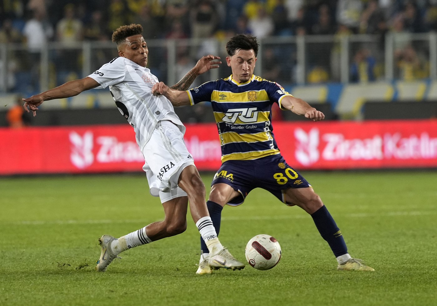 Clubul din Superliga care încearcă transferul bombă al lui Olimpiu Moruțan!