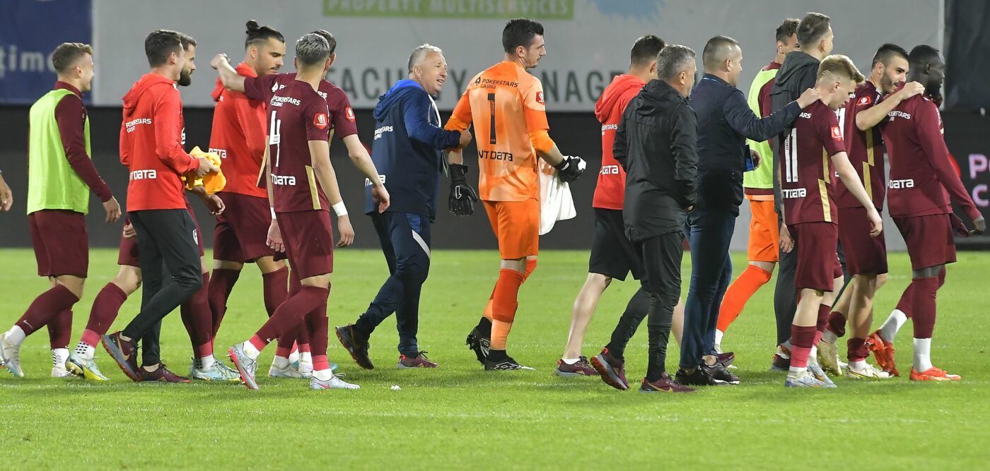 Dan Petrescu, nervos că pleacă jucătorii de la CFR Cluj. Antrenorul e nemulțumit de strategia clubului. „Noi trebuia să avem altă abordare. Asta e culmea. Vrem și obiective”