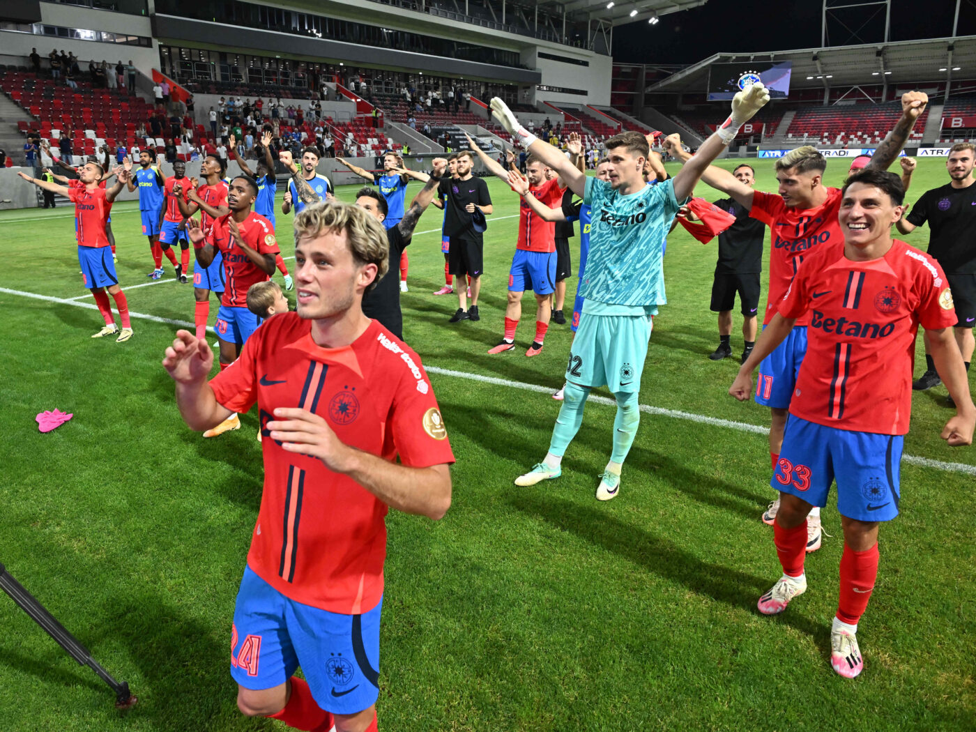 De ce a dispărut din lot fotbalistul pe care Gigi Becali l-a transferat „cu cântec” de la Adrian Mititelu