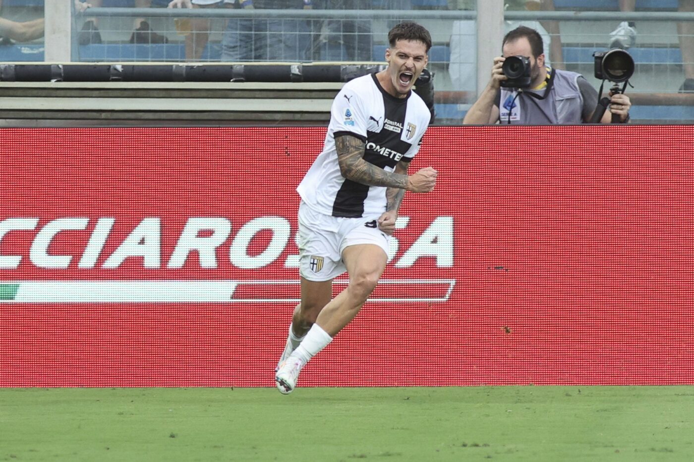 Dennis Man a marcat în meciul Parma – Fiorentina 1-1 și a debutat cu gol în noul sezon de Serie A, iar Gazzetta dello Sport i-a stabilit porecla: „Spuneți-i așa!”. Ce notă a primit din partea jurnaliștilor