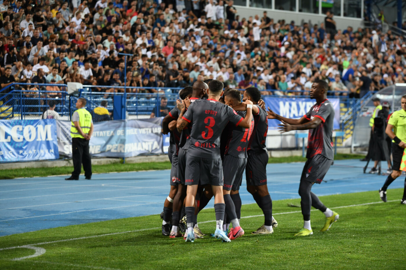 Dinamo, negocieri cu fotbalişti de la FCSB, CFR Cluj şi Rapid Bucureşti! Ce transferuri a cerut Kopic: „Acolo e acut”