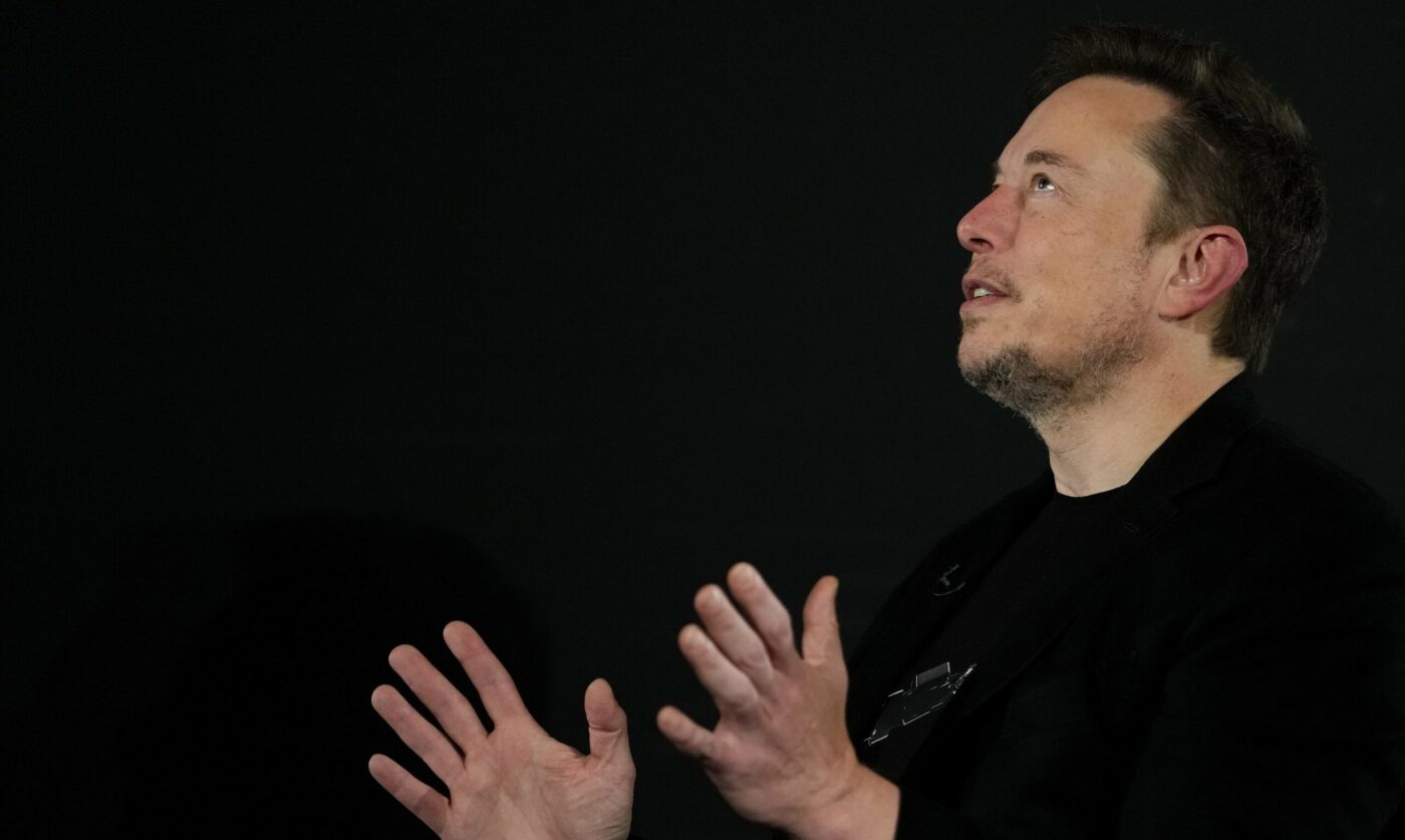 Elon Musk și JK Rowling au fost dați în judecată de Imane Khelif. Controversata campioană olimpică la box i-a acuzat de hărțuire în spațiul virtual și a deschis o nouă cutie a Pandorei