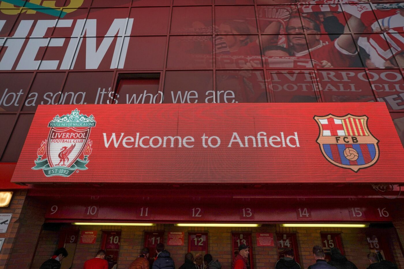 FC Liverpool a dat lovitura. A deturnat fotbalistul din drumul spre FC Barcelona și transferul e rezolvat