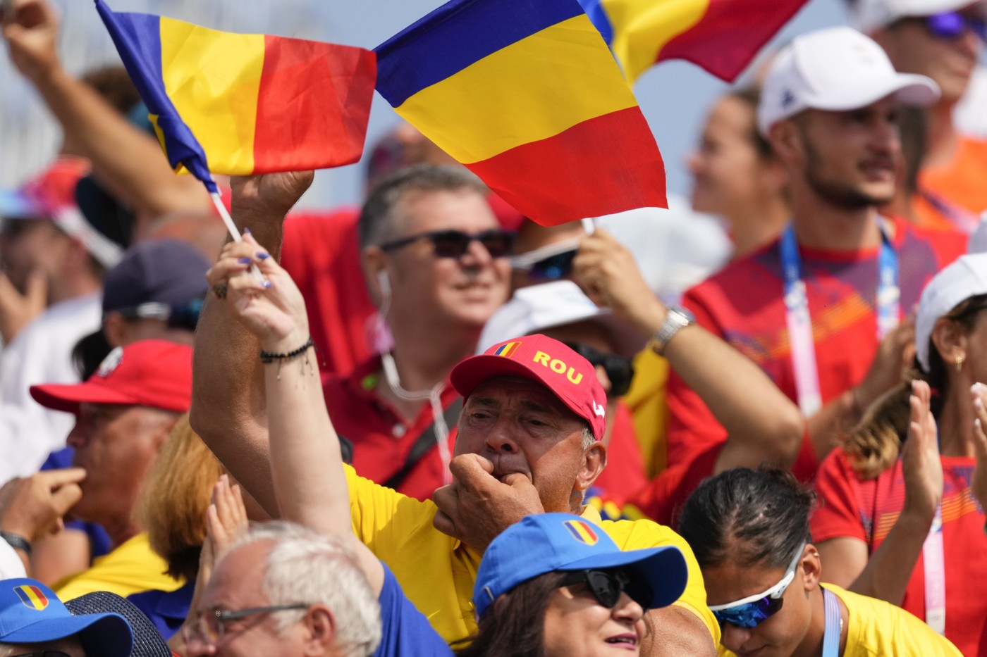 Fanii canotajului din România au plătit sume colosale ca să vadă pe viu medaliile tricolorilor! Cum a fost atmosfera din tribune la Jocurile Olimpice: „Suntem puțini, biletele sunt piperate”. Ce n-ai văzut la TV. EXCLUSIV