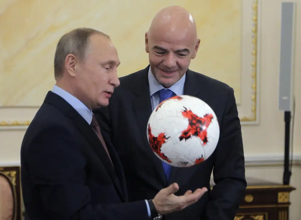 Fotbalul în Rusia lui Vladimir Putin la doi ani și jumătate după invazia Ucrainei și sancțiunile FIFA și UEFA: Moscova nu crede în lacrimi, dar nici fotbaliștii și nici antrenorii! Cum spală miliardele de euro orice urmă de revoltă. REPORTAJ