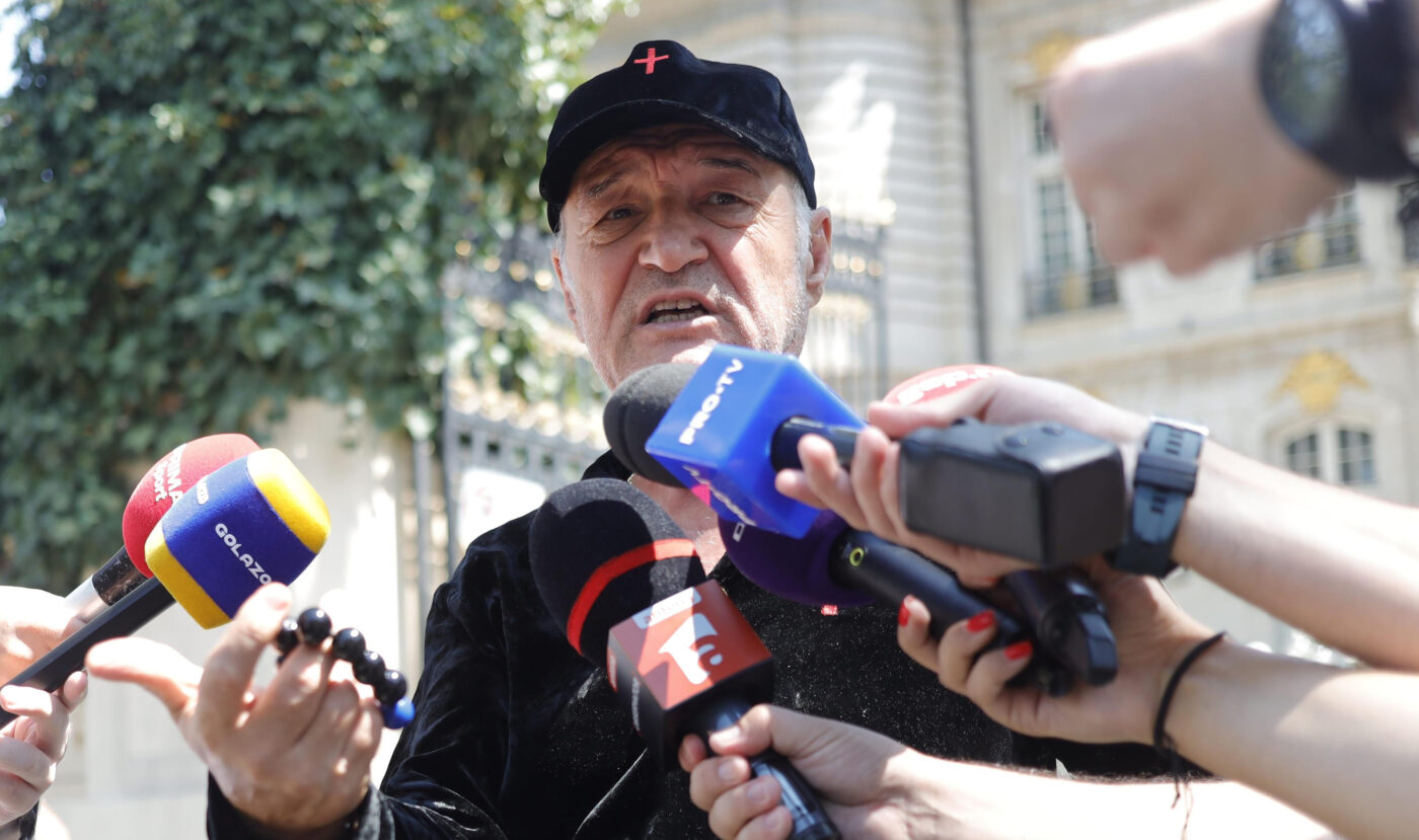 Gigi Becali n-a iertat nici de data asta şi a dat doi jucători afară din echipă la pauza meciului LASK Linz – FCSB! Out în minutul 46 pentru a juca favoriții lui, Tănase şi Tavi Popescu