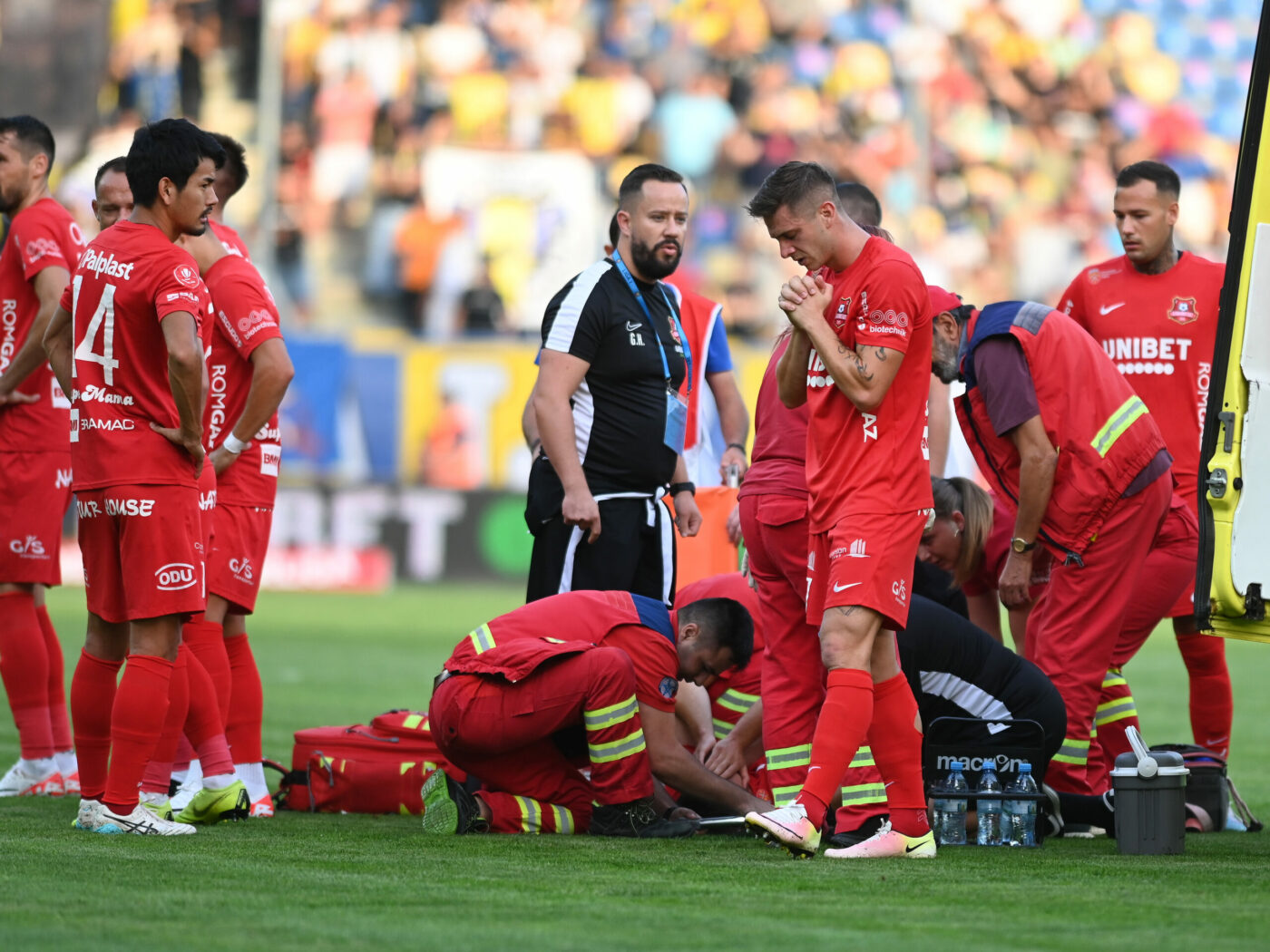 În urmă cu 11 luni întreba dacă va mai putea juca fotbal. Astăzi joacă cu FCSB și a marcat primul gol după revenirea din „infern”: „Nu am cum să renunț niciodată, indiferent ce s-ar întâmpla”. EXCLUSIV