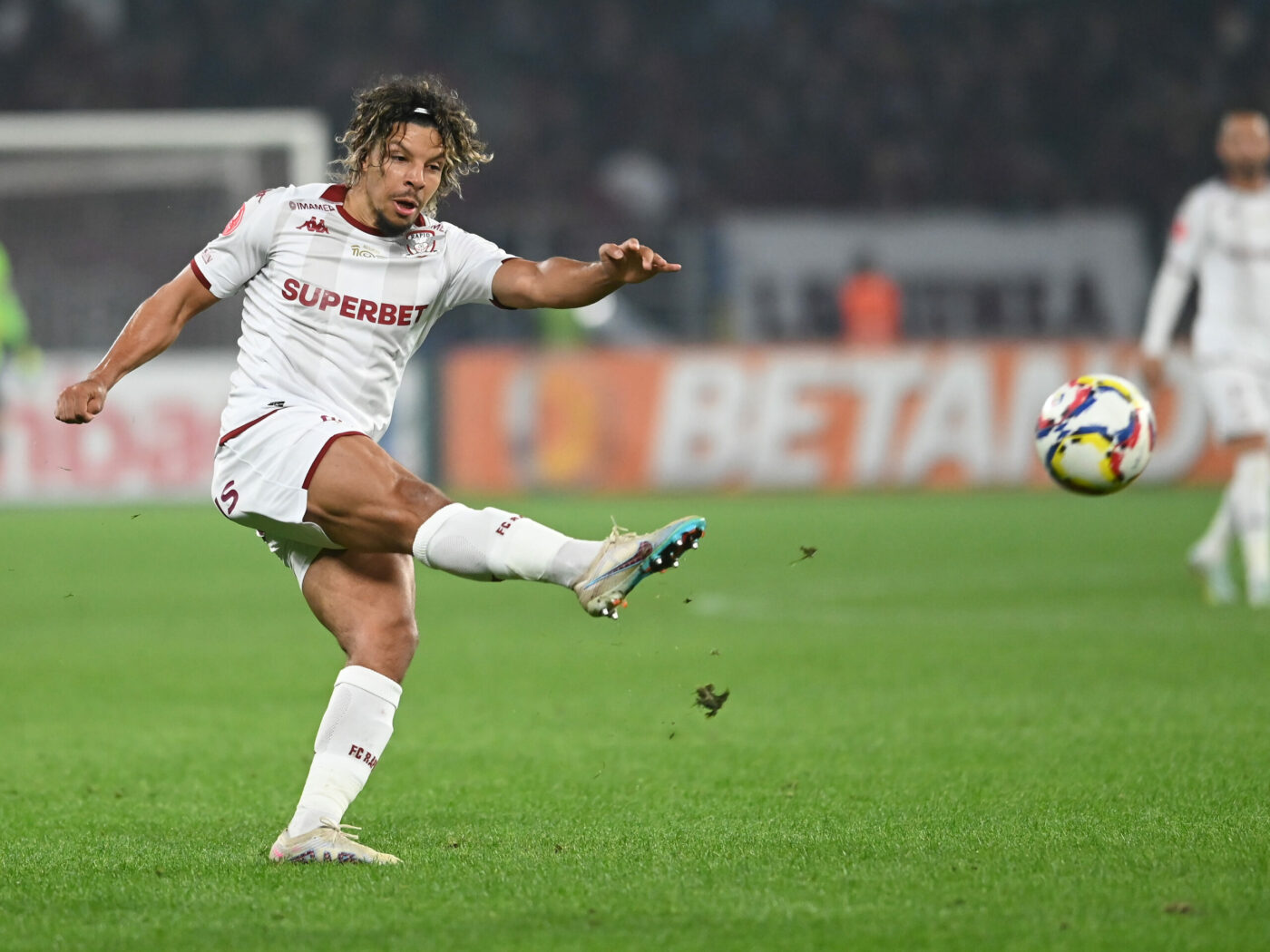 Jayson Papeau a cerut să fie vândut de Rapid București. Venirea lui Marius Șumudică l-a făcut pe francez să-și forțeze transferul