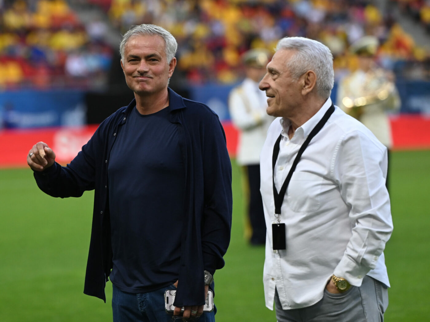 Jose Mourinho și-a trimis secundul pentru a-l spiona pe fotbalistul lui Giovanni Becali pentru un transfer de senzație! Ce verdict i-a dat, în mașină, omul lui „The Special One”