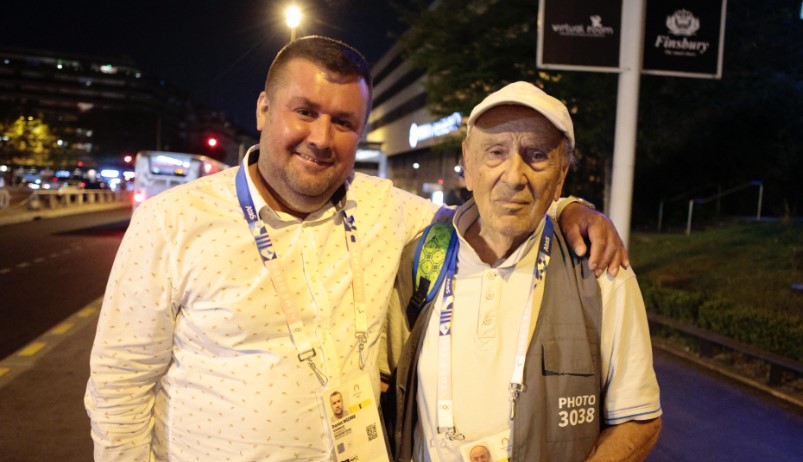 L-am descoperit pe jurnalistul prezent la 29 de ediții consecutive de Jocuri Olimpice! Este din Italia, locuiește la Alicante în Spania și a vizitat-o pe Nadia Comâneci la Onești acum aproape jumătate de secol: „Îmi place România”. EXCLUSIV
