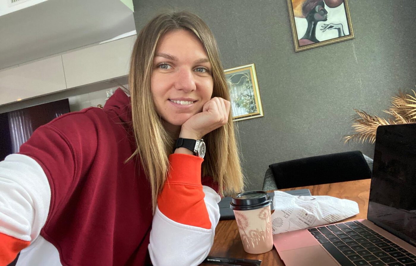 O răsfață pe Simona Halep. Jucătoarea a primit cadou o „bijuterie” de 80.000 de euro