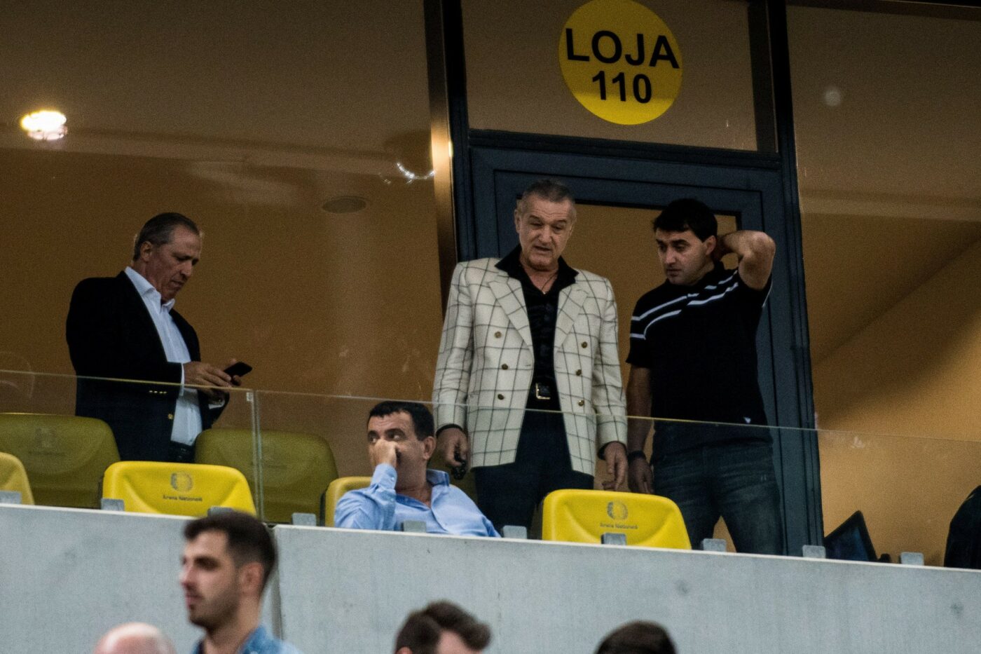 Presa din Israel a înmărmurit când a auzit că schimbarea prin care FCSB a eliminat-o pe Maccabi Tel-Aviv a fost dictată la telefon de Gigi Becali! „Românii sunt nebuni”