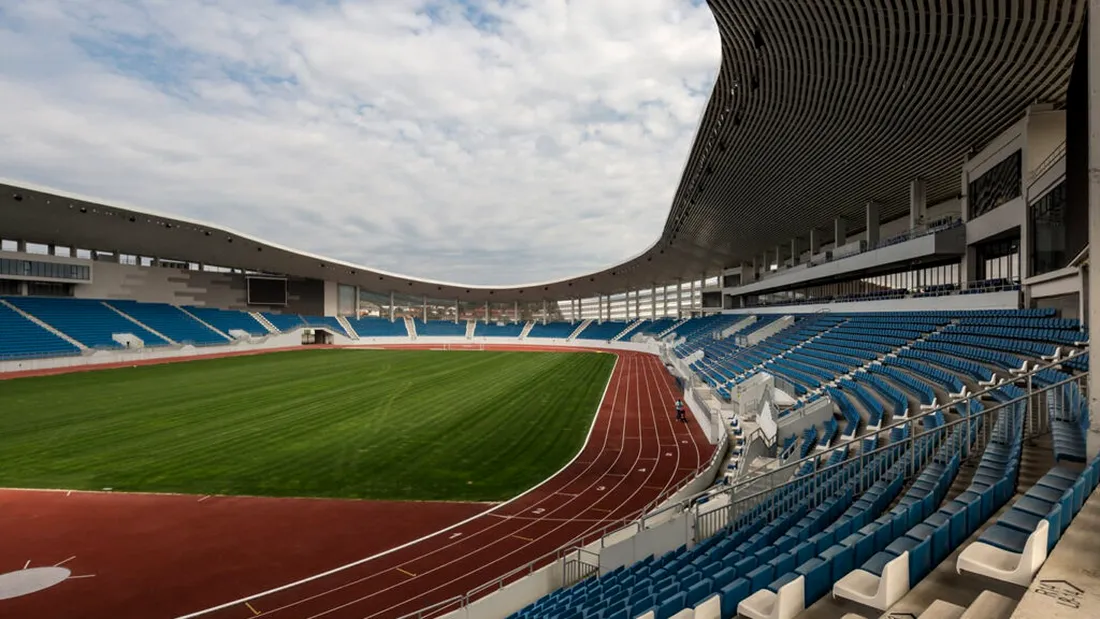 Probleme cu ciorile pe stadionul de 28 de milioane de euro din Oltenia! Administratorii sunt exasperați