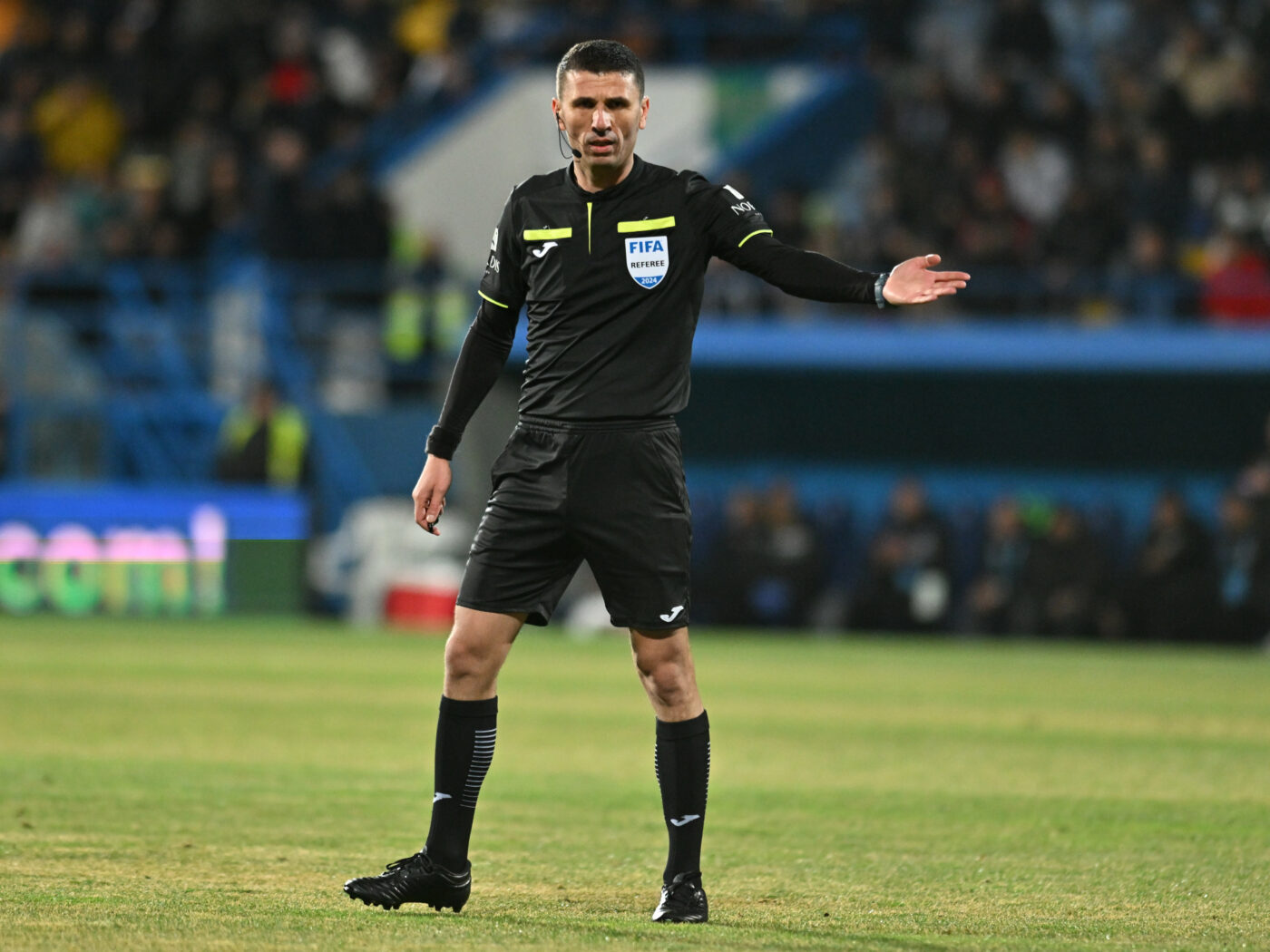 Reacția dură a lui Mihai Bălaşa împotriva brigăzii de arbitri, după UTA Arad – Farul Constanța 1-1! „Nu ştiu ce voia mai mult domnul Bîrsan! A venit cu obiectiv clar în seara asta