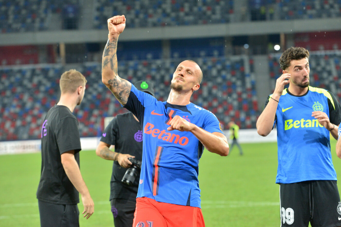 Se retrage Vlad Chiricheş de la FCSB? Mihai Pintilii a vorbit despre decizia fundaşului