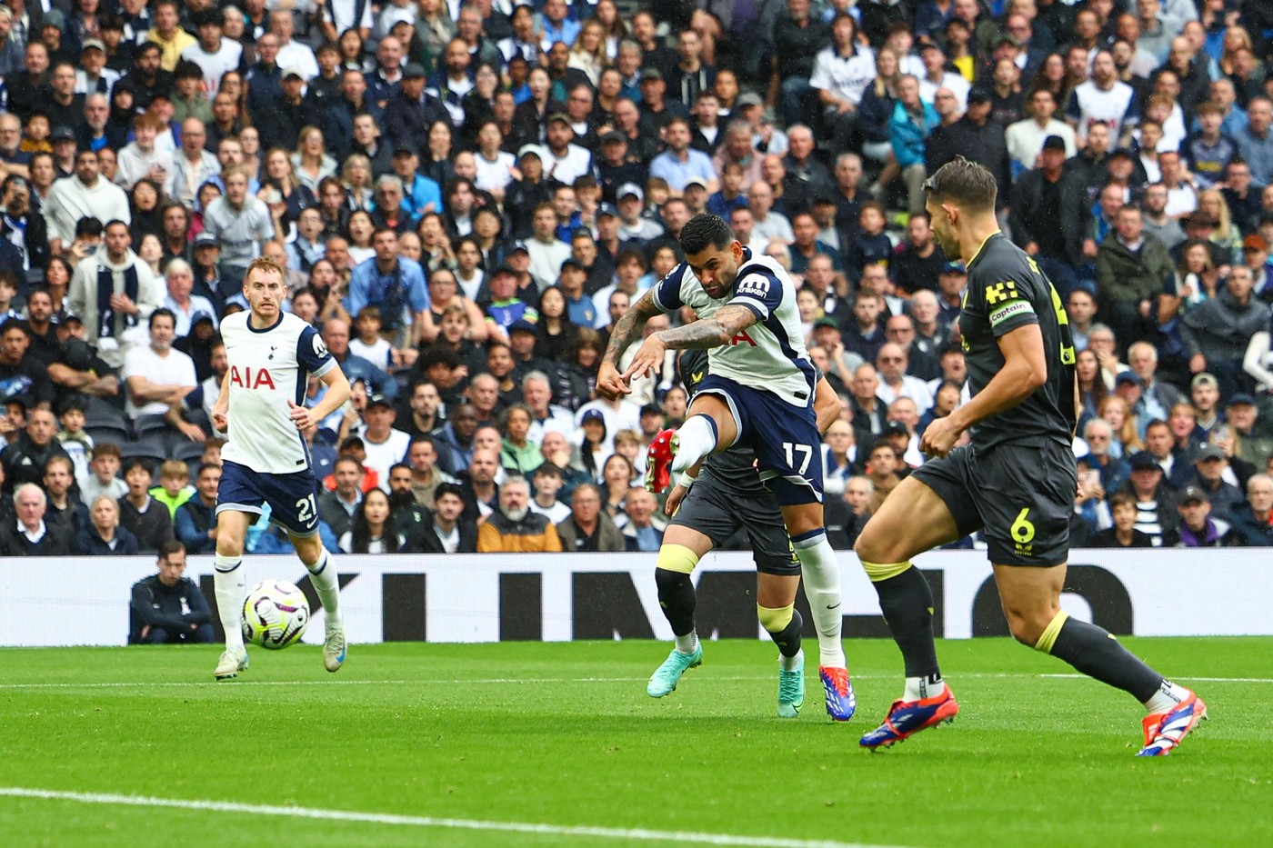 Și când Radu Drăgușin credea că nimic nu poate merge mai prost pentru el la Tottenham, s-a întâmplat asta! Superstarul argentinian din apărarea lui Postecoglou și-a „betonat” locul cu un gol în meciul cu Everton
