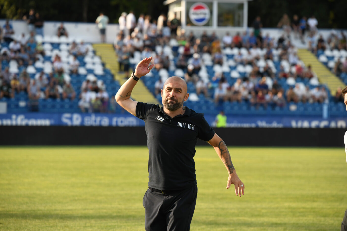 Tony da Silva a răbufnit după gafele fundașilor săi din meciul cu Dinamo: ”Noi suntem Moș Crăciun în alb-albastru. Nu se poate așa ceva! Suntem la Liga 1, nu la Under 15 sau Under 16”