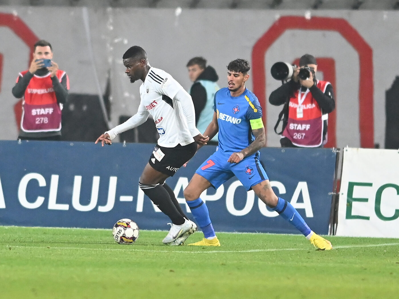 U Cluj încearcă să urce pe primul loc, cu atacantul ce a fost aproape de Premier League: „Fotbalul este toată viața mea. Am devenit fanul lui U Cluj”
