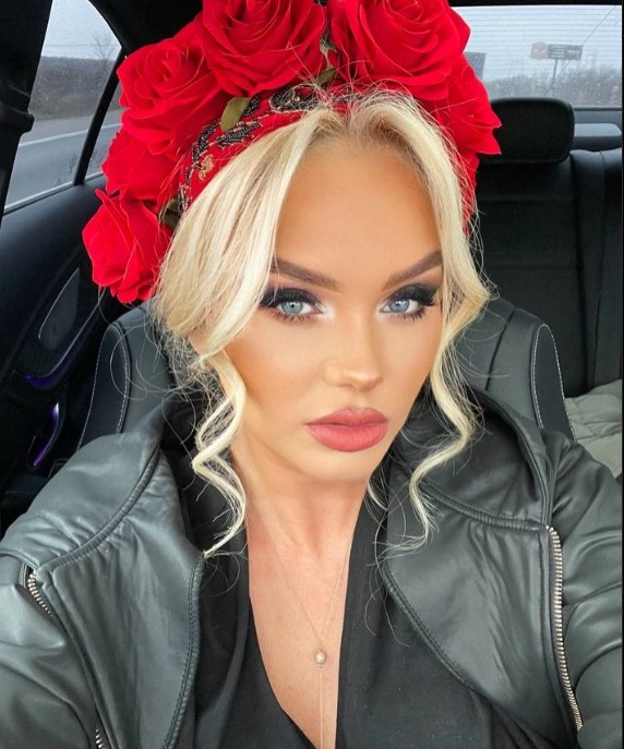 Una dintre cele mai frumoase femei din lume și-a provocat fanii cu un selfie! Reacțiile nu au întârziat să apară: „M-ai făcut să vărs cafeaua”. GALERIE FOTO