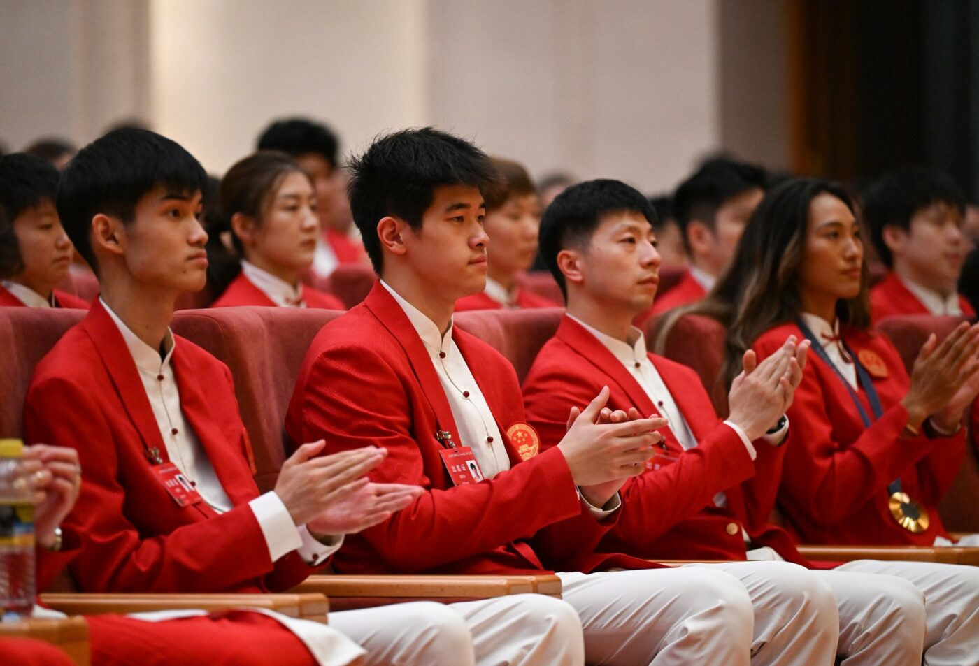 Zhanle Pan, star absolut în China. Cum a fost întâmpinat rivalul lui David Popovici în orașul în care stă: „Micuțul acesta spune că vrea să te depășească într-o zi”
