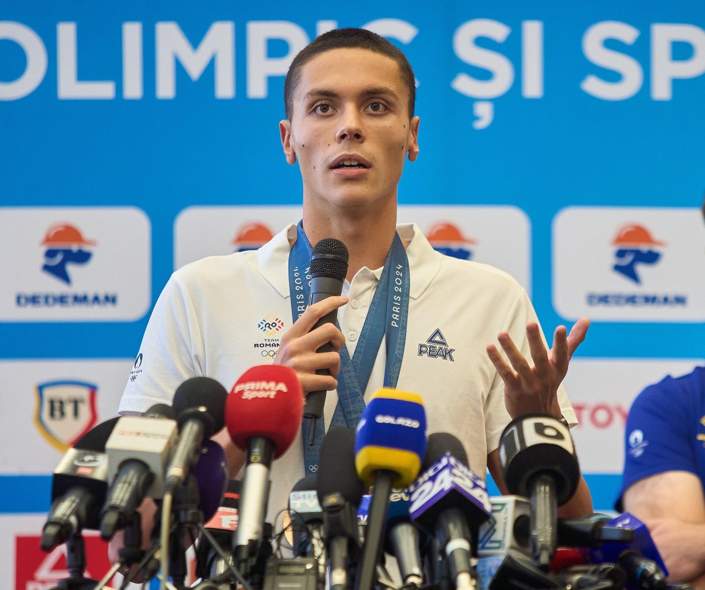 L-au testat pe David Popovici antidoping și îi vor ține probele 10 ani pentru a verifica dacă nu a folosit substanțe interzise pe care tehnologia actuală nu le poate depista. Toți medaliații de la Jocurile Olimpice sunt tratați la fel