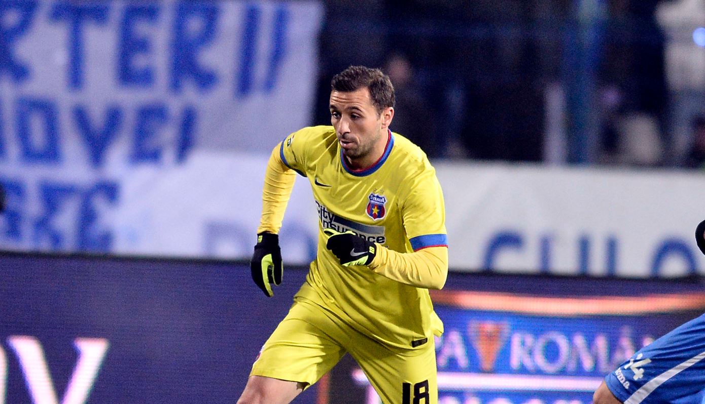 „A venit tata în fața discotecii, la 4 dimineața, cu un impresar. Copile, ieși afară, trebuie să pleci”. „Magicianul” FCSB, transferat de o forță a Greciei în locul lui Dennis Bergkamp: „M-au așteptat 400 sute de fani, au aprins torțe și m-au înjurat”