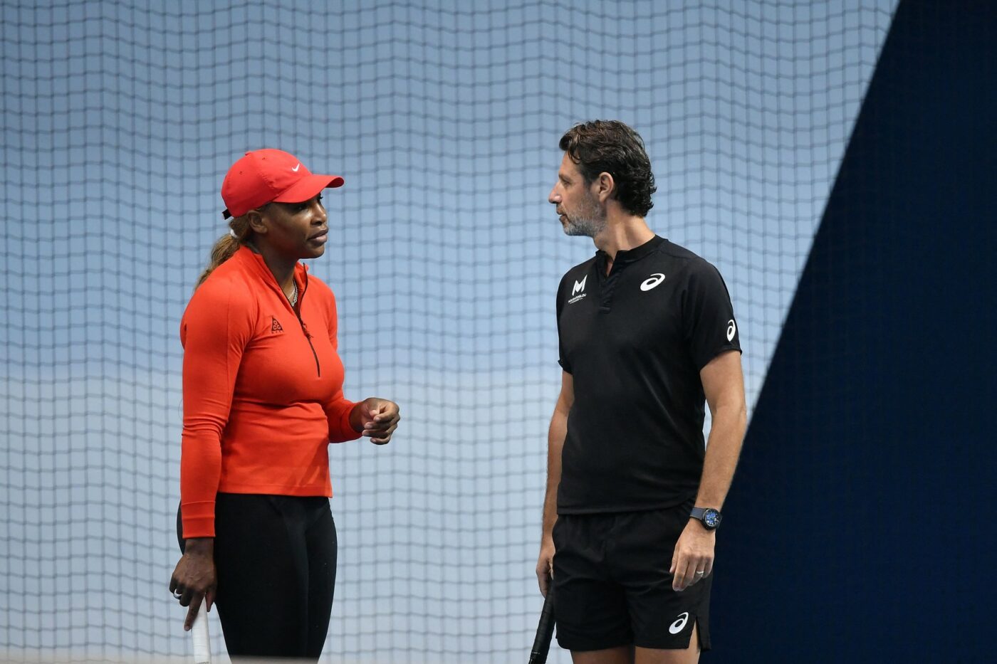 „Am lovit-o tare! A rămas șocată”. Cum a încercat Serena Williams să îl intimideze pe Patrick Mouratoglou la primul lor antrenament și gestul fostului antrenor al Simonei Halep cu care a bulversat-o pe americancă