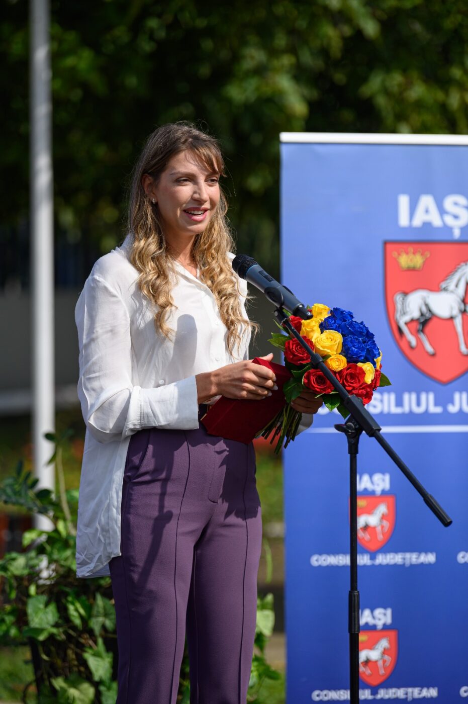 Mădălina Bereș și-a anunțat retragerea din activitate, chiar în ziua în care a primit titlul de cetățean de onoare al județului Iași. Campioana olimpică Amalia Bereș și Patricia Cireș au primit și ele distincții din partea CJ