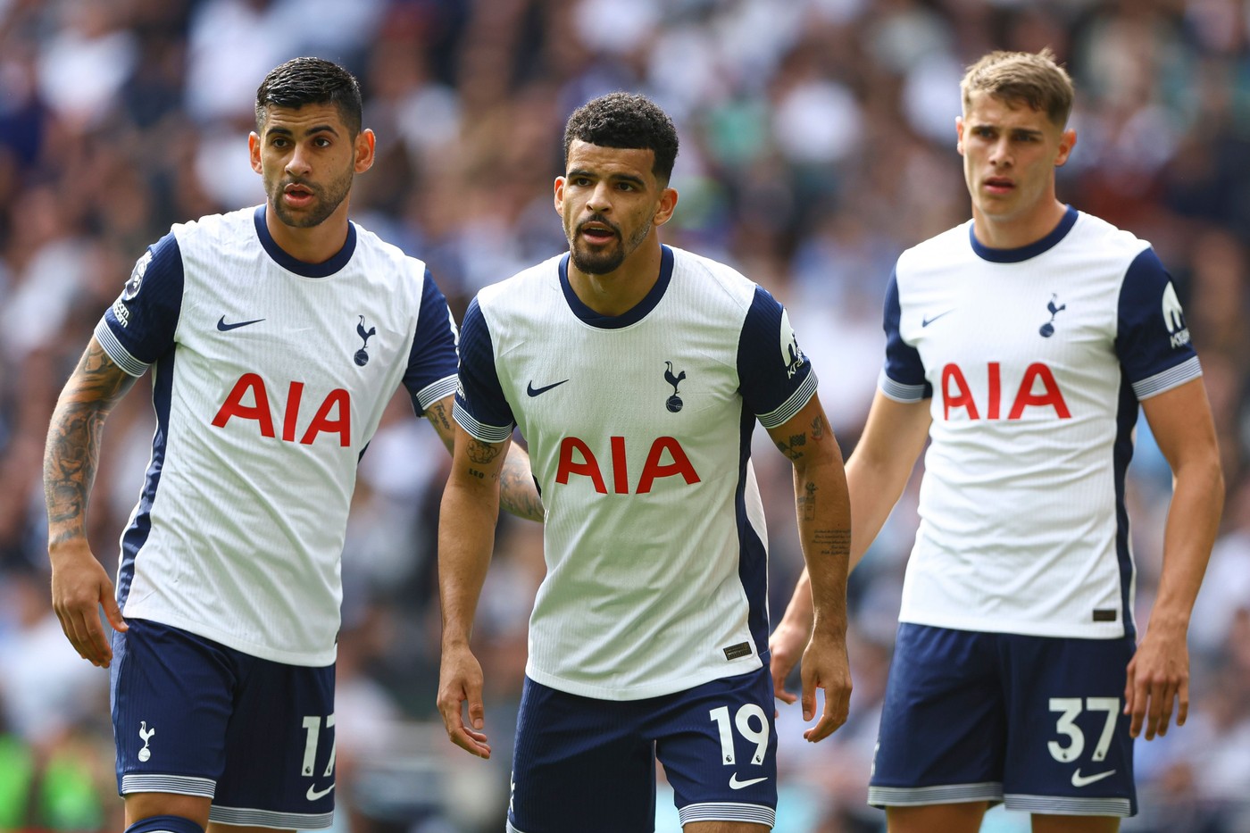A explodat vestiarul lui Tottenham după eșecul cu Arsenal Londra. Cristian Romero, rival cu Radu Drăgușin pe post, i-a atacat pe șefii clubului