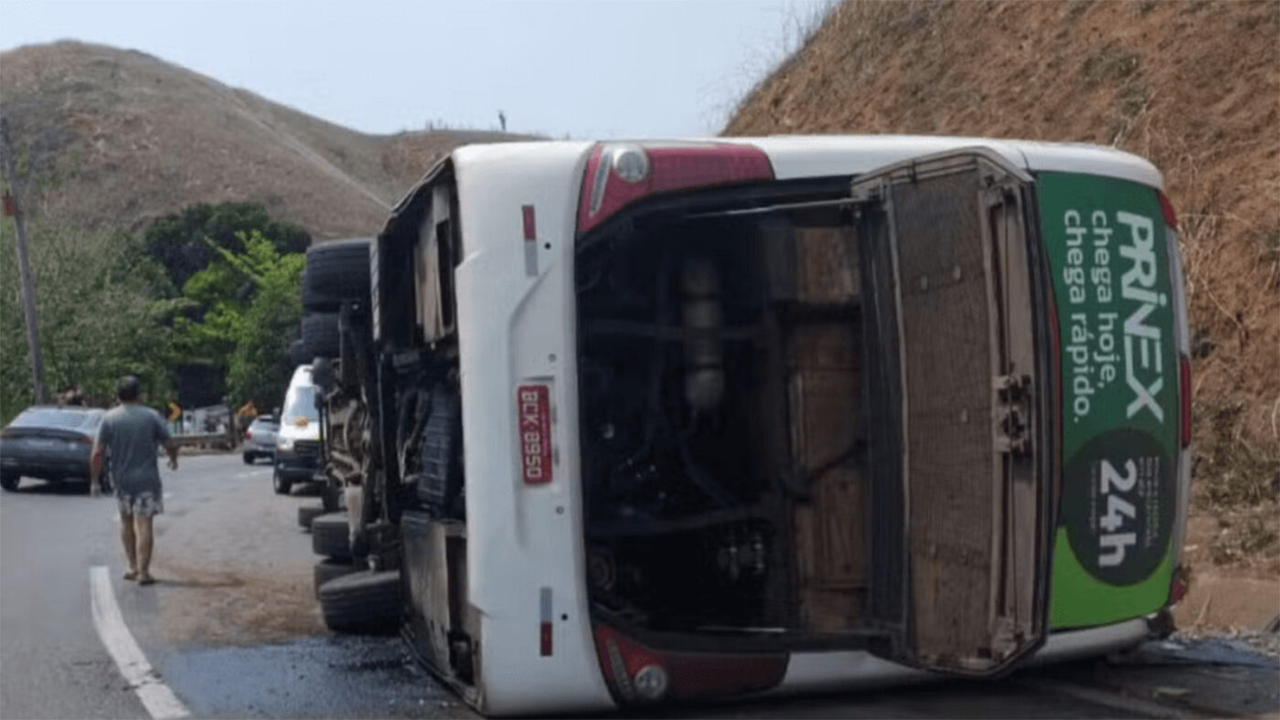 Tragedie! Autocarul echipei de fotbal a făcut accident şi s-a răsturnat: trei persoane au murit!