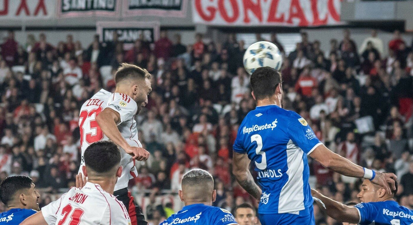 Azi se joacă derby-ul în care spectatorii vor fi controlați cu etilotestul la intrarea în stadion! Interdicții pentru fanii care vin băuți la meciul la care se uită o țară întreagă. SPECIAL