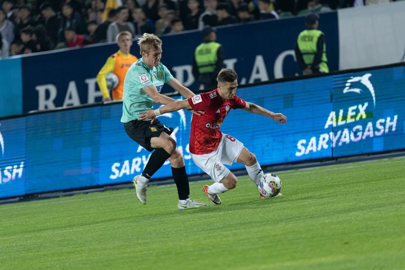Bogdan Vătăjelu a câştigat primul său trofeu în Kazahstan, după o finală dramatică. Echipa sa era condusă în minutul 89!