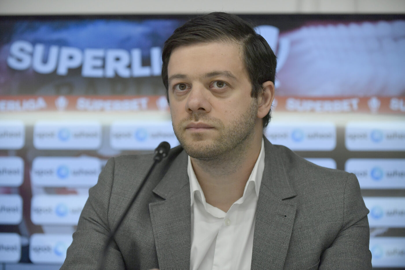 Ce s-a întâmplat cu transferurile lui Boupendza și N’Jie la Rapid București. Victor Angelescu a anunțat care e situația lor: veștile nu sunt deloc bune