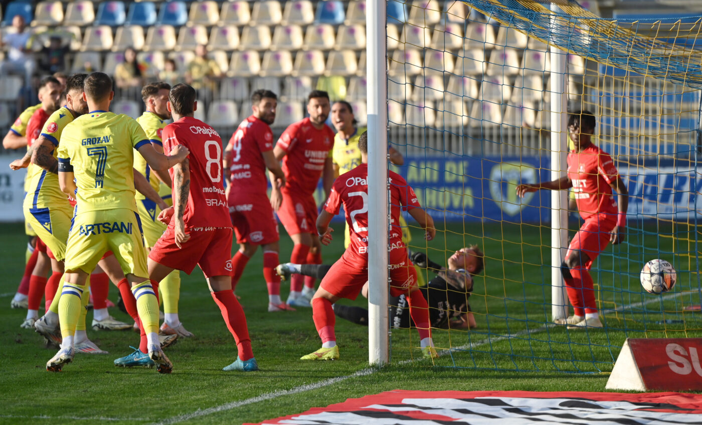 Ce s-a întâmplat în vestiarul lui Hermannstadt la pauza meciului cu Petrolul Ploieşti, când sibienii erau deja conduşi cu 3-0