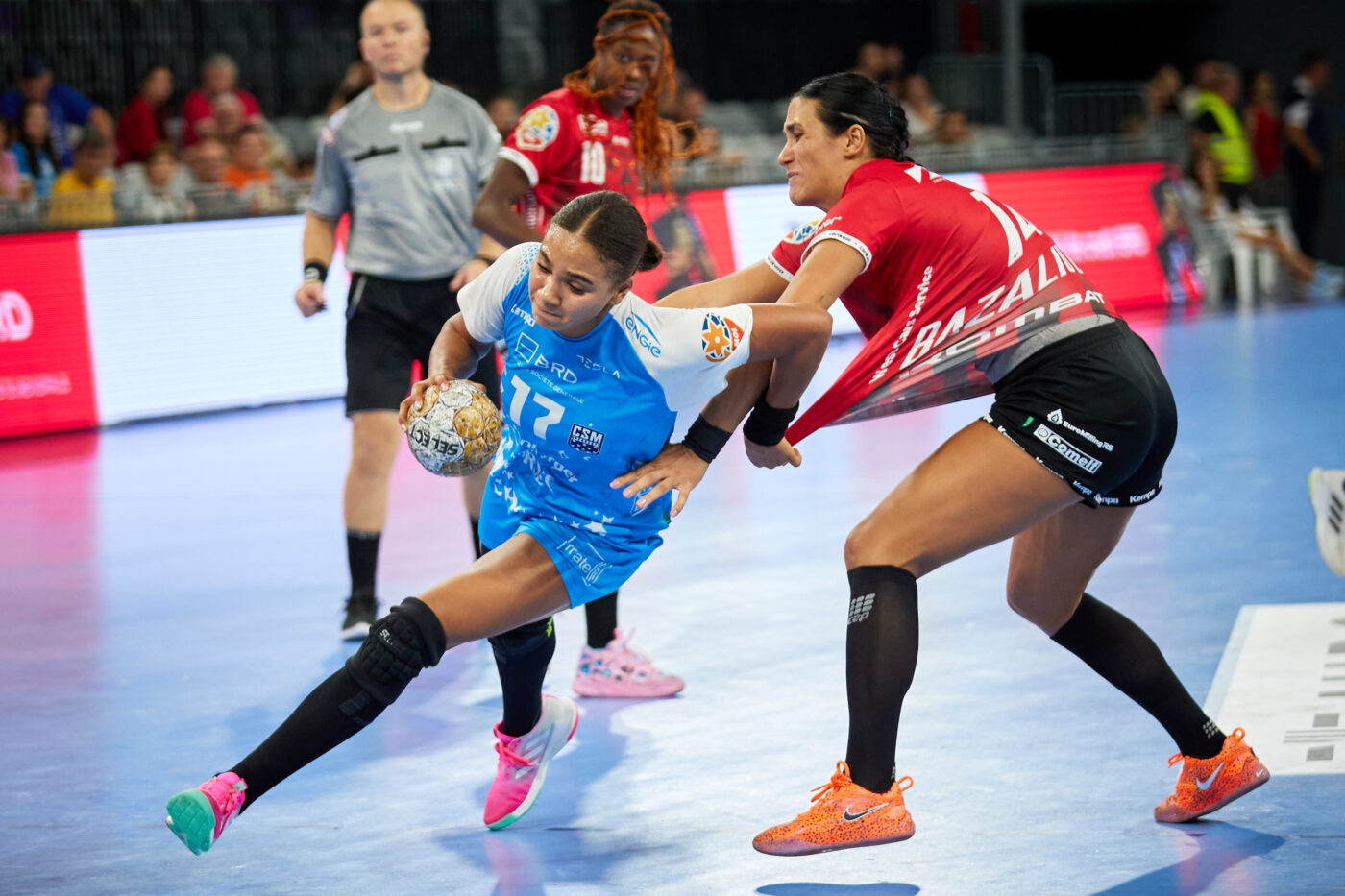 Cine transmite la TV Liga Campionilor la handbal feminin sezonul 2024-2025. Sâmbătă avem derby de România: Gloria Bistrița – CSM București. Cu cine joacă Rapid
