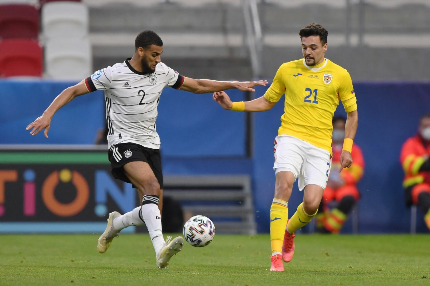 Culisele retragerii șoc a lui Adrian Petre din fotbal: „Staff-ul tehnic ne-a cerut să reziliem cu trei jucători!” Ultima ofertă primită de jucătorul care a prins o semifinală europeană: „Prietenul meu este acolo și a rămas să vorbească”. EXCLUSIV