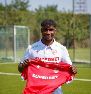 Dinamo Bucureşti a mai transferat doi africani! Fotbaliştii de 18 ani au semnat